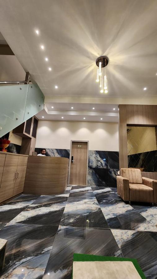 Peace International Hotel Mumbai Exterior photo
