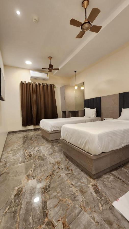 Peace International Hotel Mumbai Exterior photo